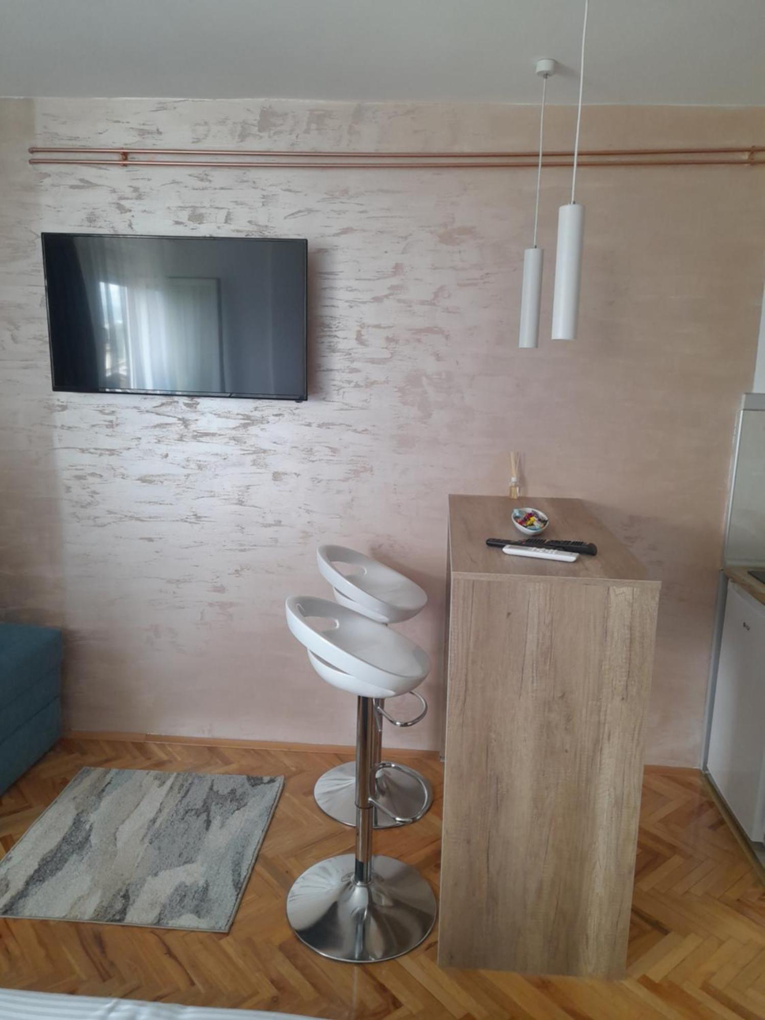 Holiday Apartament Three Ниш Экстерьер фото